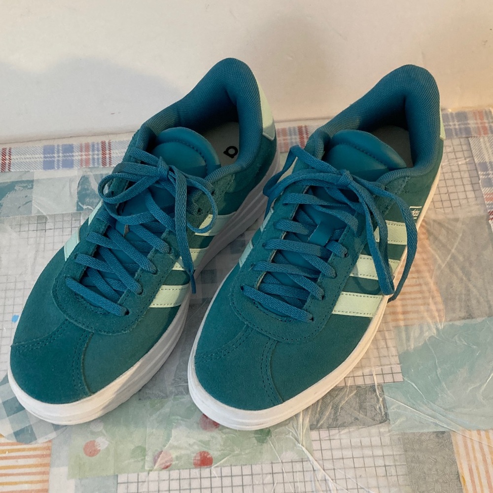 Adidas VL Court Bold Platform color Artic Fusion girls Sneaker Jr. size 5.5